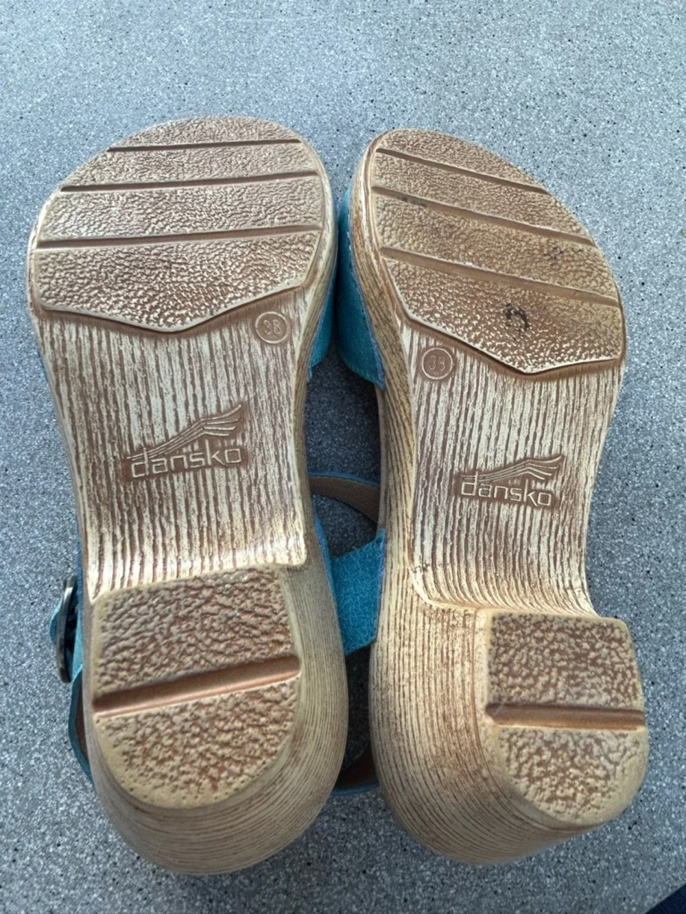 Dansko Sky Blue/ Turquoise Leather Slingback Clog Sandals - Like New! - Picture 7 of 10